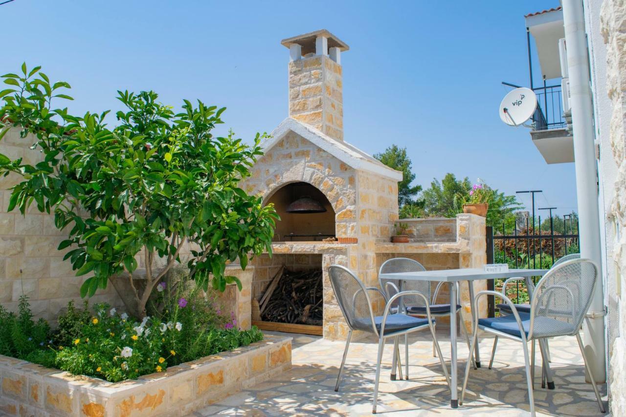 Gornje Selo Apartments Solta מראה חיצוני תמונה