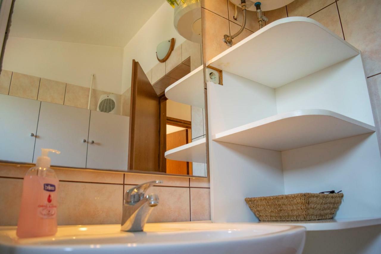 Gornje Selo Apartments Solta מראה חיצוני תמונה